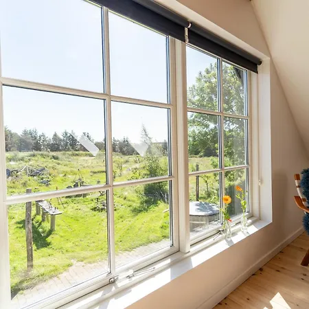 Den Gamle Smedje Ved Slettestrand Апартаменты Fjerritslev